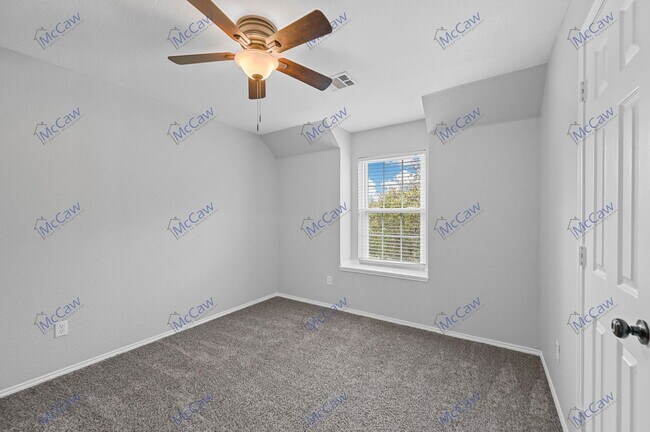 Building Photo - 608 Vasey Oak Dr