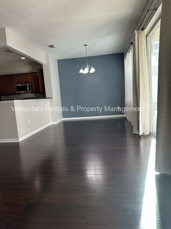 Building Photo - 4240 Metron Dr