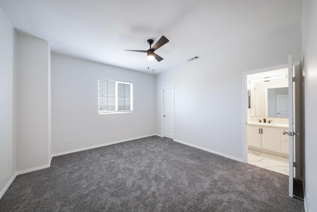 Building Photo - 5702 Segovia Way