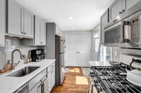 Building Photo - 217 Jersey Ave
