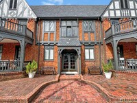 Building Photo - Charming 2 Bed, 1 Bath Condo in the Fan Di...