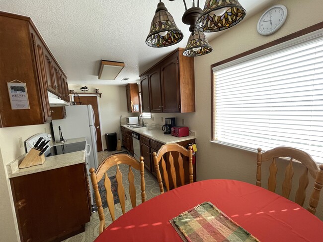 Building Photo - 43126 E Sugar Pine Dr