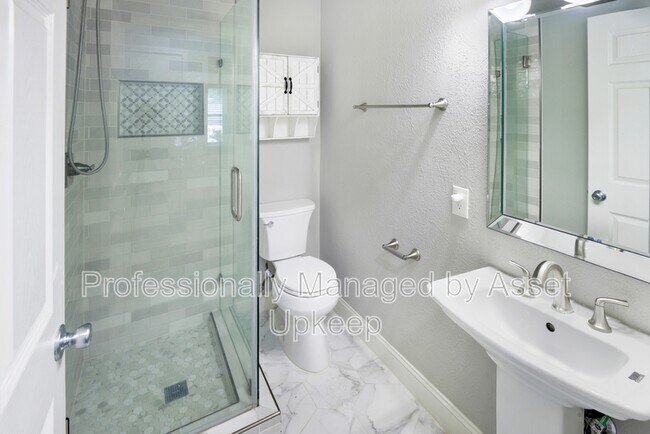 Building Photo - 1223 Dumont Dr