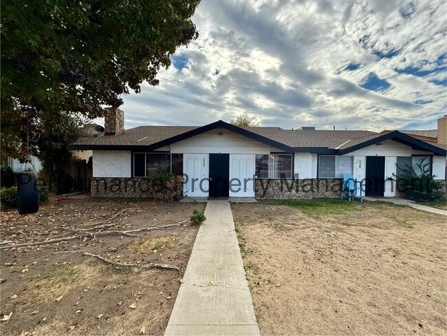 Primary Photo - 239 W China Grade Loop