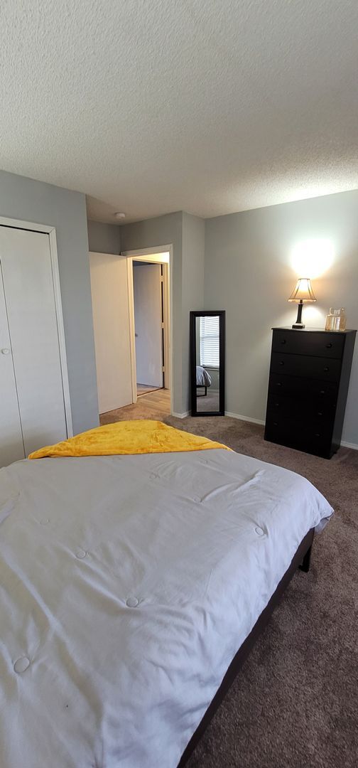 Building Photo - Charming Westside 2 Bedroom- pet friendly