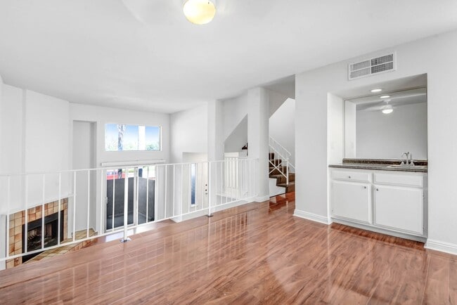 Building Photo - Available Now! 2-bedroom, 2.5 bath, 2 story condominium!