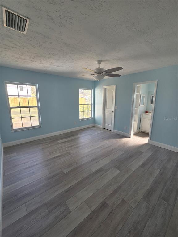 Building Photo - 9001 Spring Hill Dr