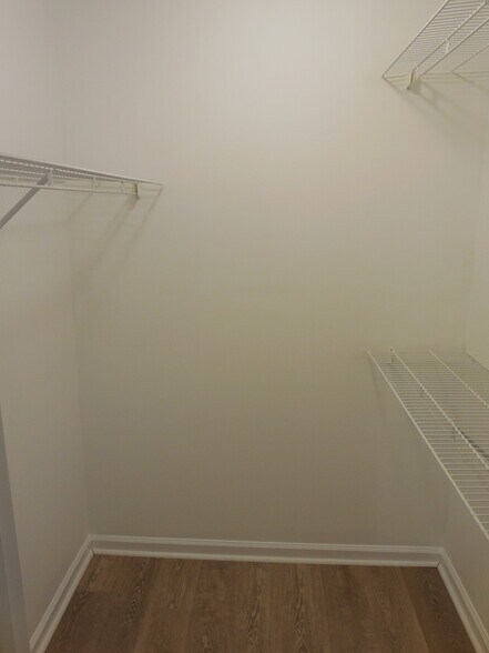 Building Photo - 305 Chadwyck Cir
