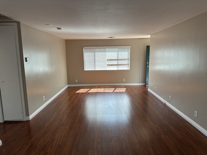 Building Photo - 5318 Alhama Dr