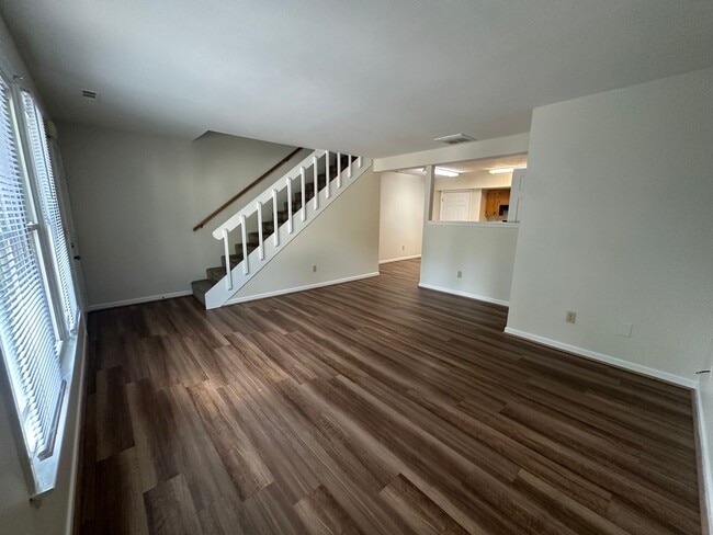 Building Photo - Fletcher Rental!