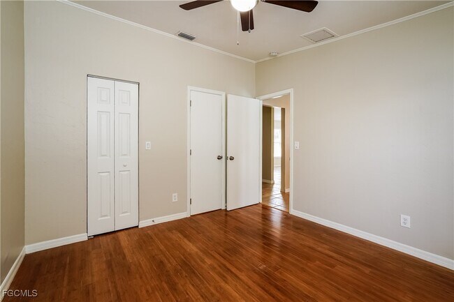 Building Photo - 15860 Willoughby Ln