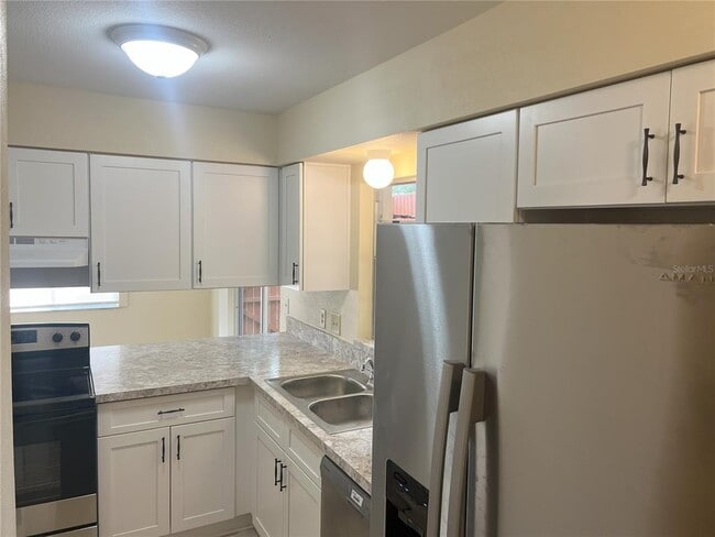 Building Photo - 953 Monroe Ct