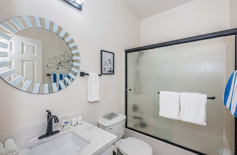 Building Photo - 6127 Rancho Brida