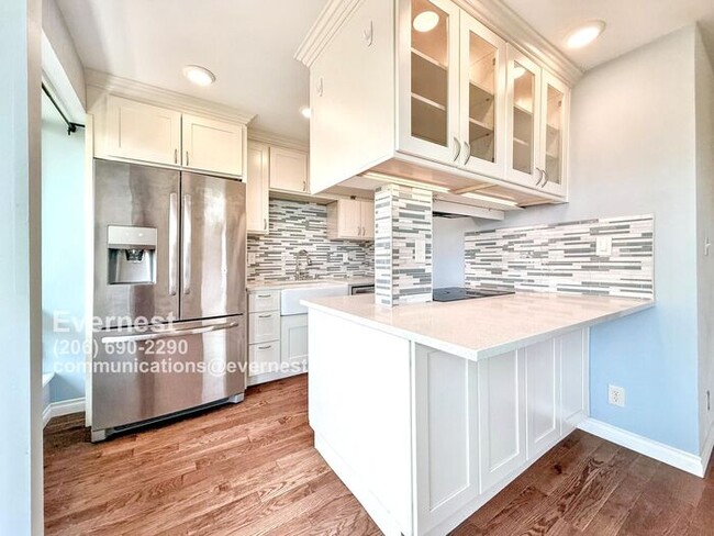 Building Photo - Charming One-Bedroom Condo in a Convenient...