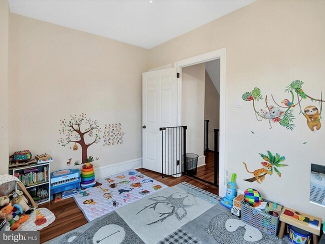 Building Photo - 3 Bells Mill Rd