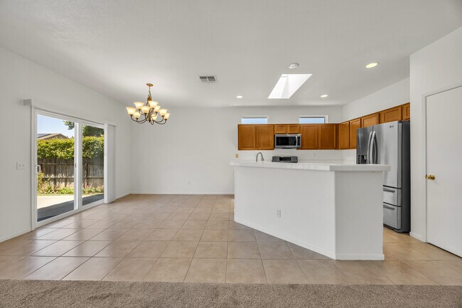 Building Photo - 9259 Crystal Falls Way