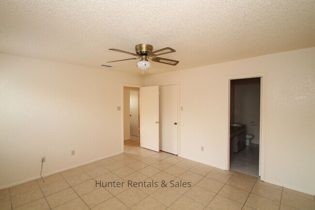Building Photo - Winfield Estates!