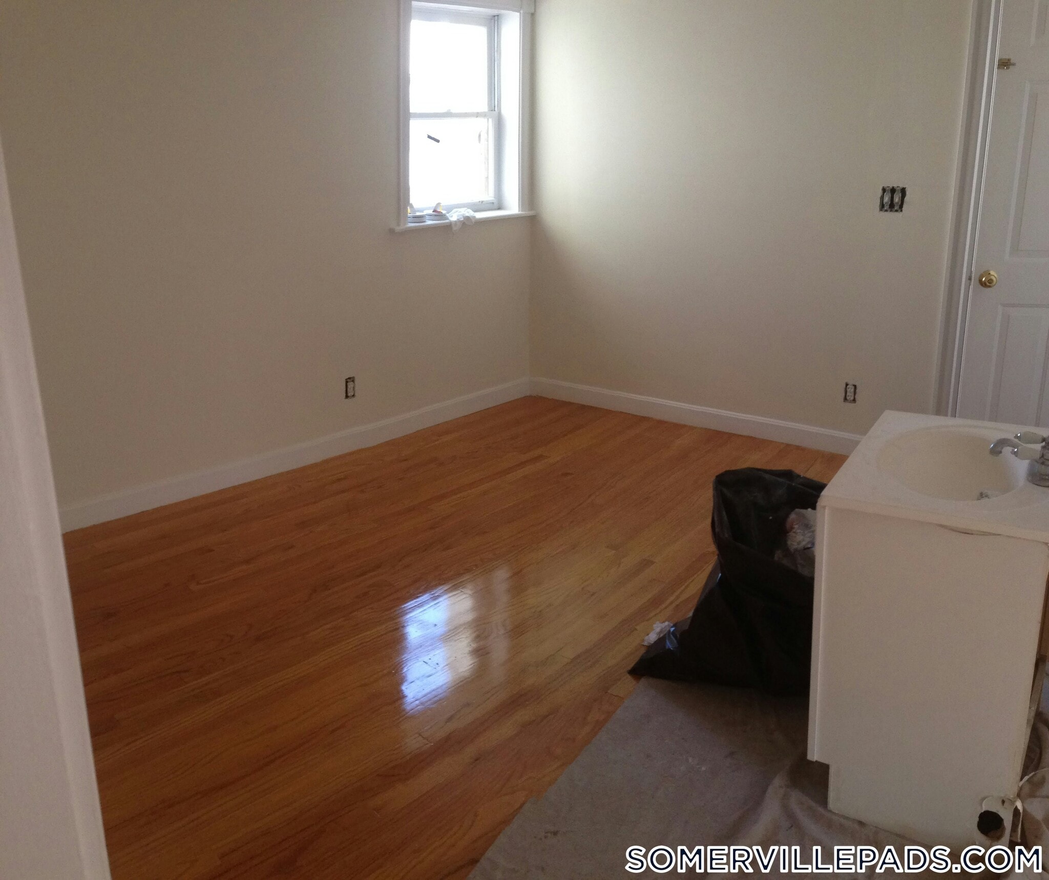 Building Photo - 6 Lincoln Ave