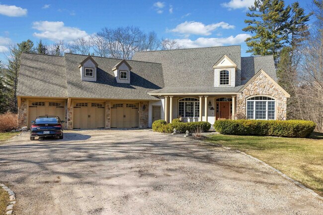 Building Photo - 9 Fox Run Rd
