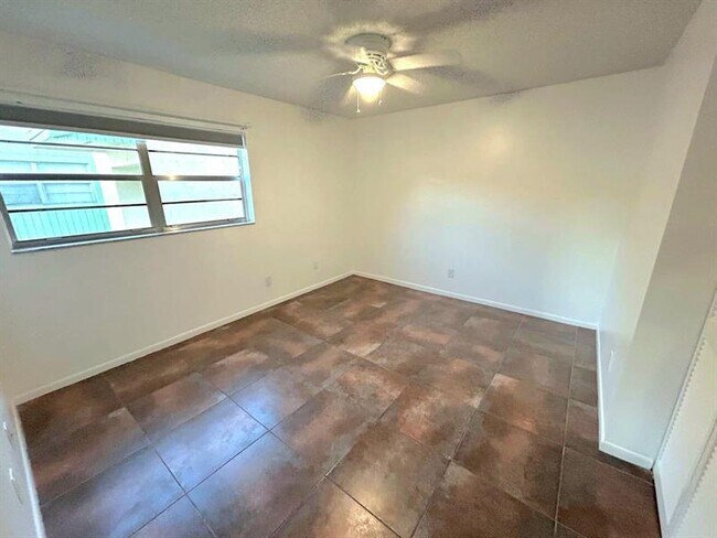 Building Photo - 4147 NW 90th Ave