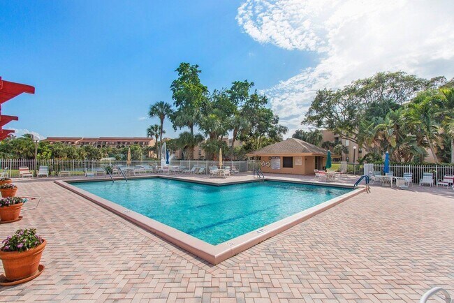 Building Photo - 755 Dotterel Rd