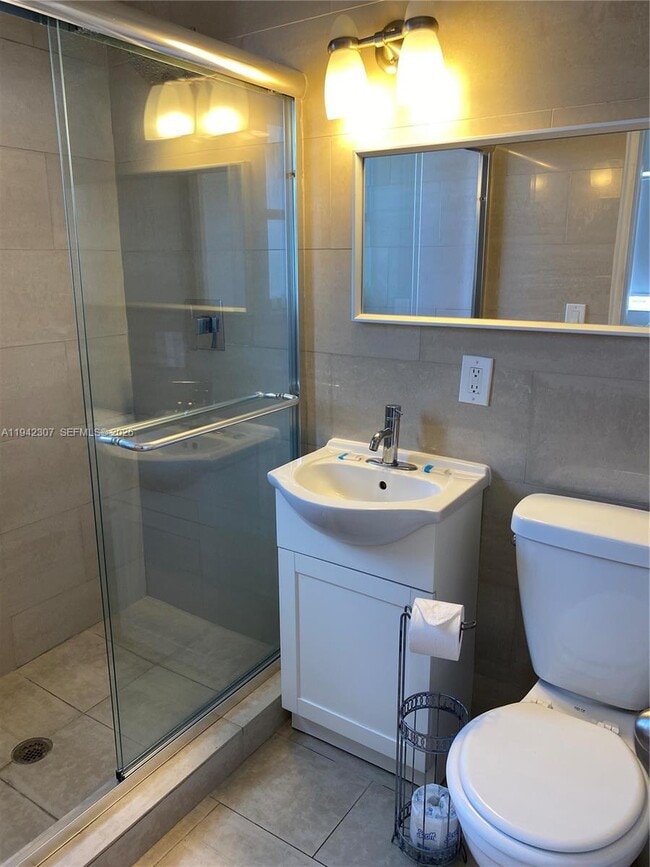 Building Photo - 1011 9th St