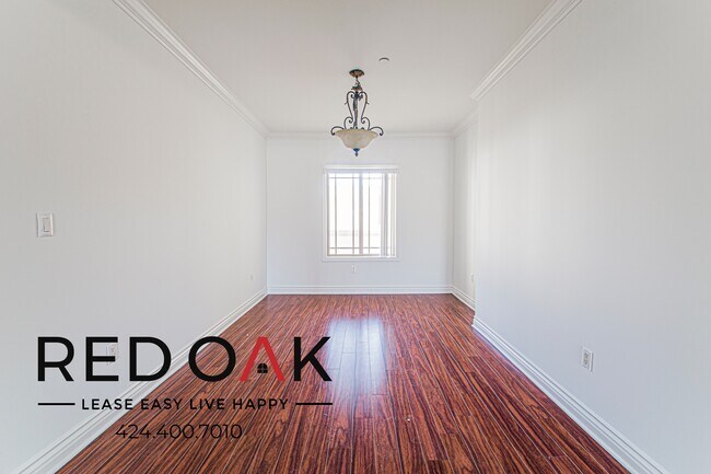 Building Photo - 11848 Kiowa Ave