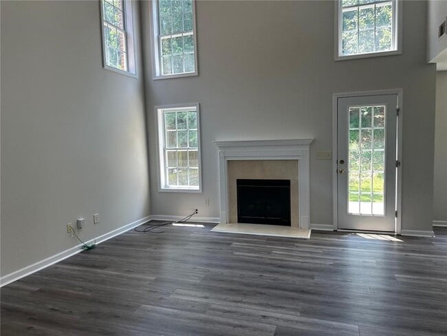 Building Photo - 6133 Mulberry Park Dr
