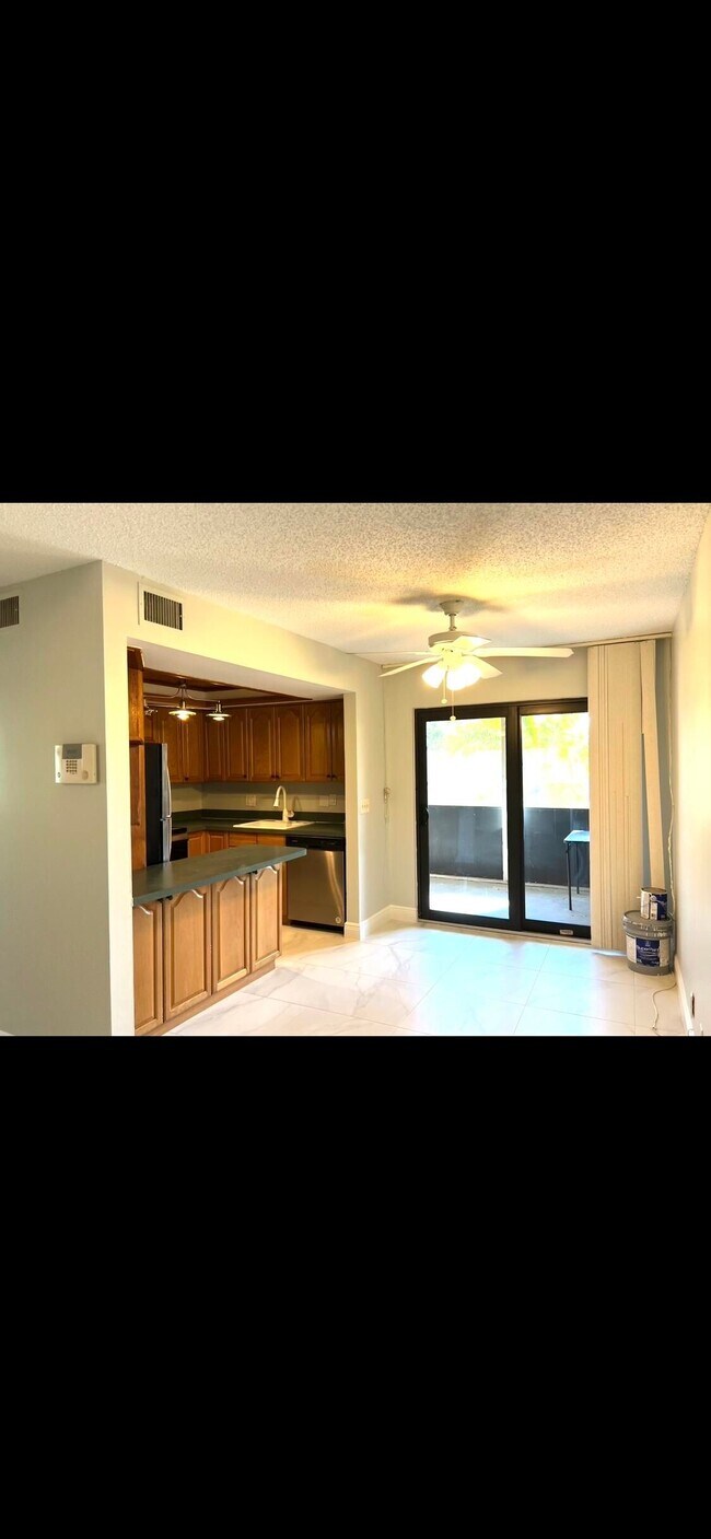 Building Photo - 4121 Oak Terrace Dr