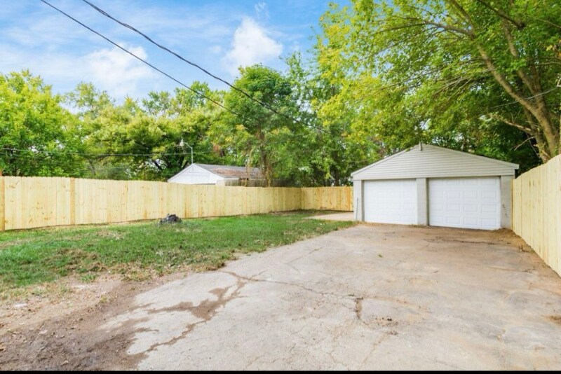 Building Photo - 1855 Jermain Dr