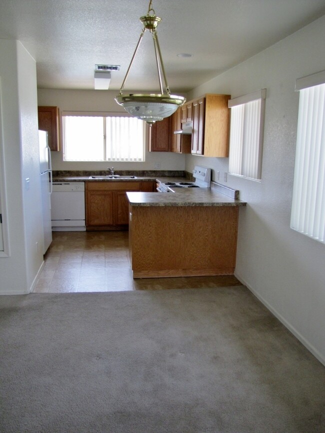 Building Photo - 2BR/2BA, 1024 sq.ft. condo in Sierra Vista...