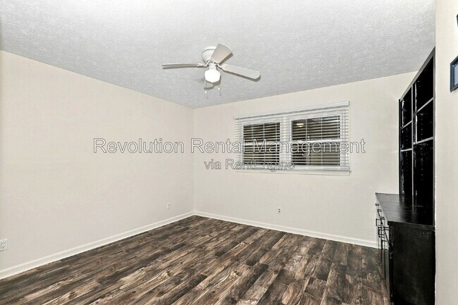 Building Photo - 115 Hickory Ave