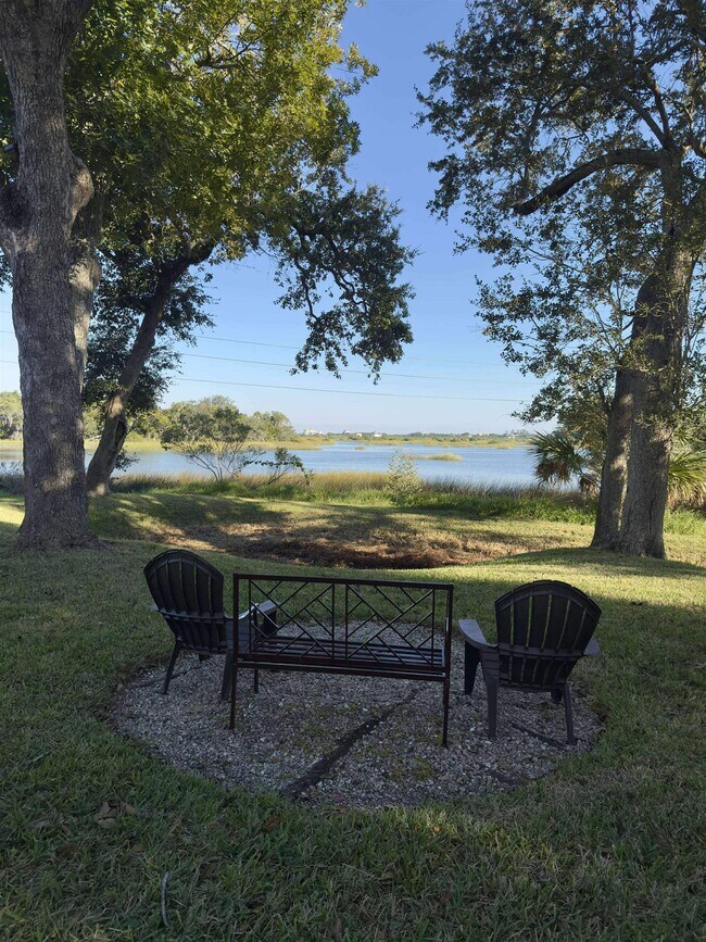 Building Photo - 1255 Ponce Island Dr