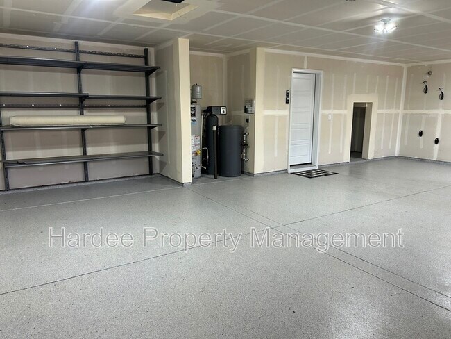 Building Photo - 7051 W Plateau Crk Dr