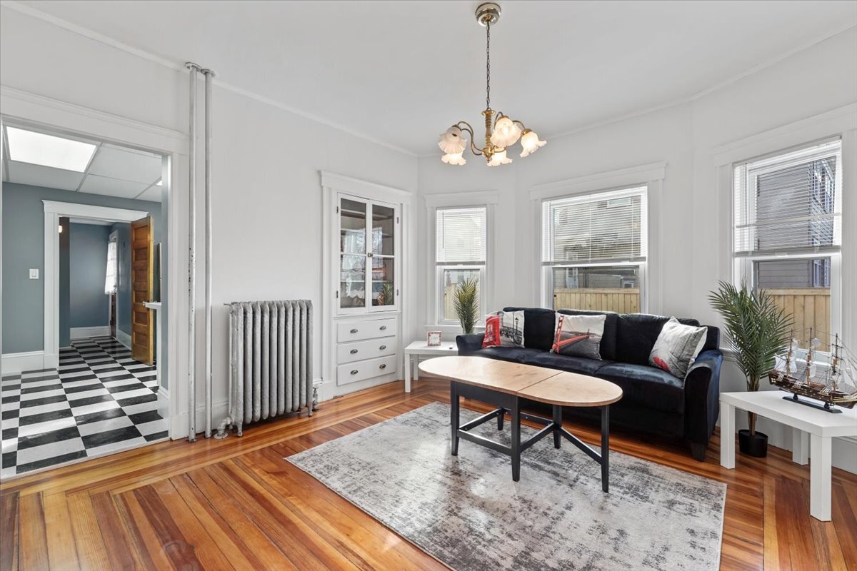 Building Photo - 9 Wilshire St