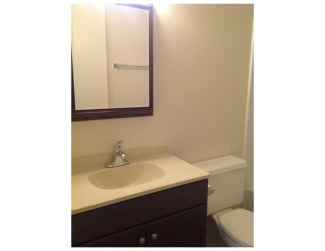 Building Photo - One Bedroom condo. Excellent Location (utilities Included)