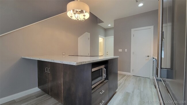 Building Photo - 1430 S Quincy Ave