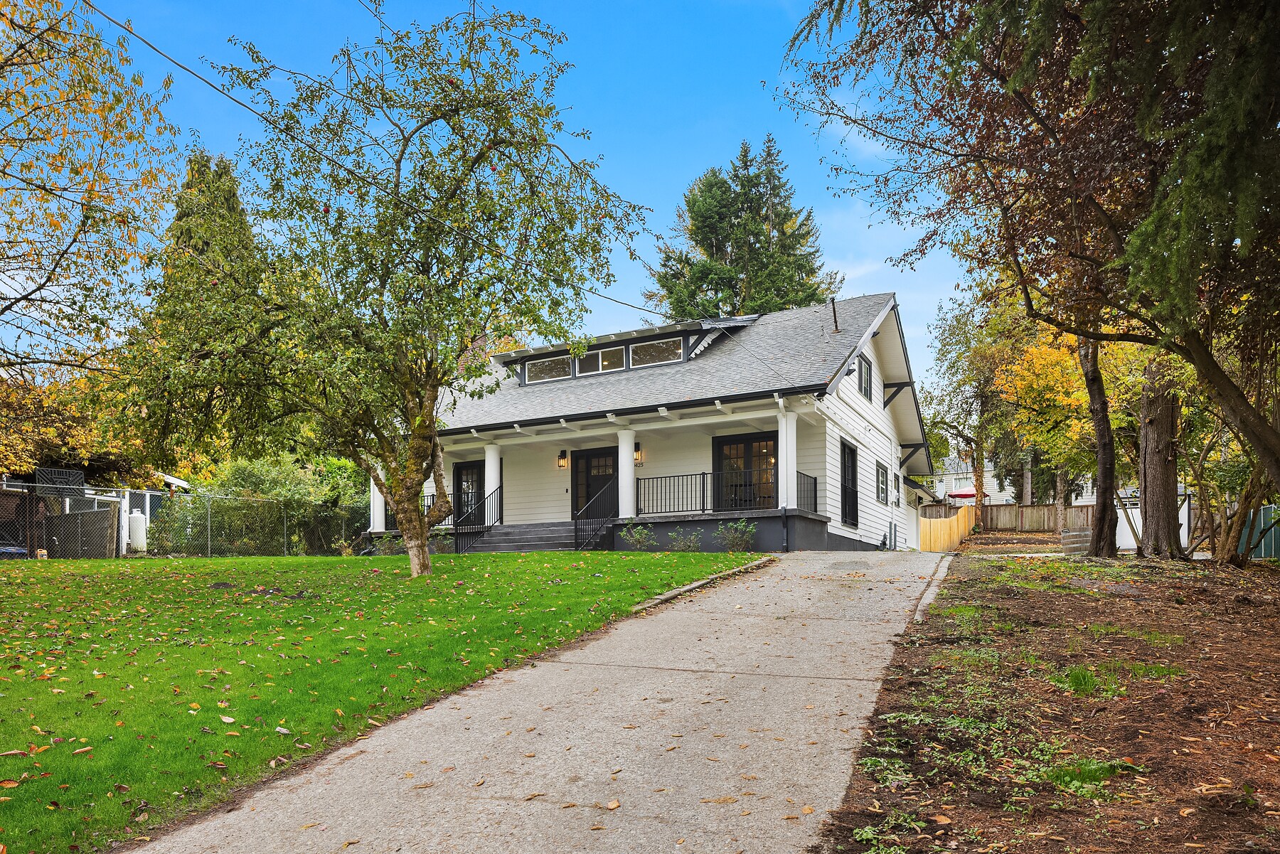 Building Photo - 10425 Des Moines Memorial Dr S