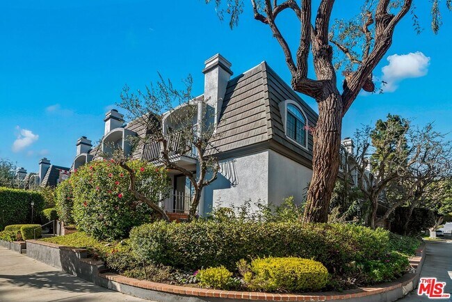 Building Photo - 8105 Redlands St