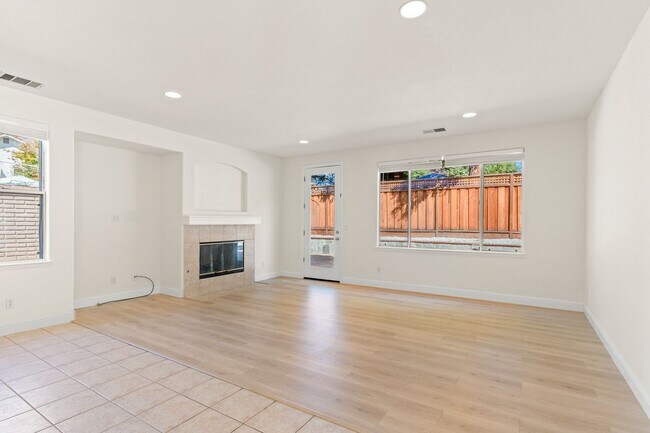 Building Photo - 3311 Montevideo Dr