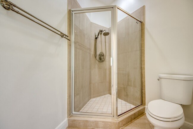 Building Photo - 14021 Bently Cir