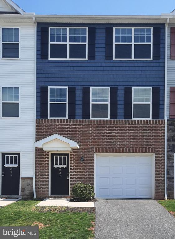 Building Photo - 837 Admiral's Quay Dr