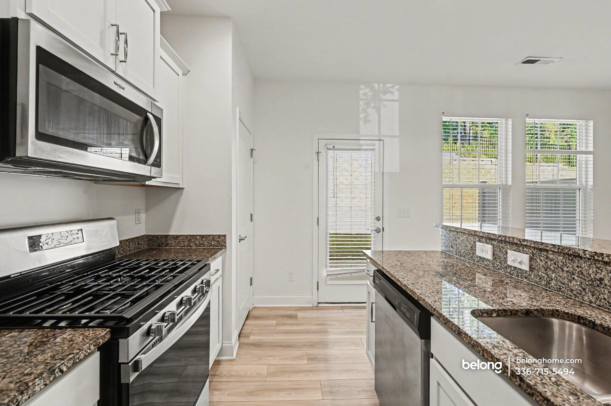 Building Photo - 2100 Solana Wds Dr