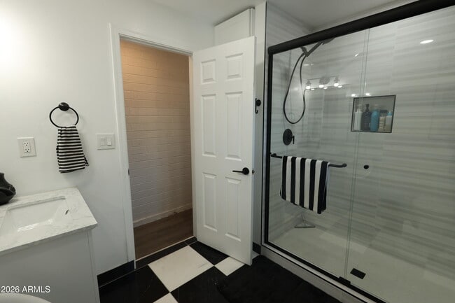 Building Photo - 1011 W Elna Rae St