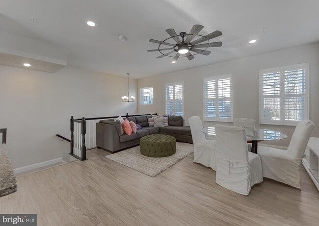 Building Photo - 23856 Myrtle Glen Way