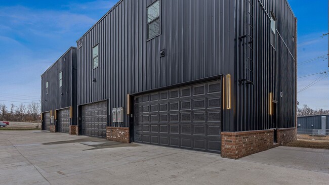 Building Photo - 401 Houghton St