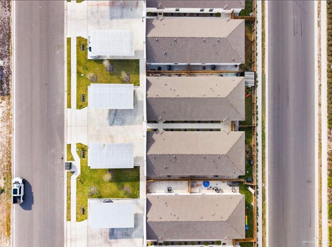 Building Photo - 3404 Ventura Ave