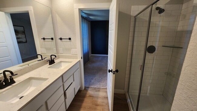 Building Photo - University Village -4bd, 2bth/Hausman Rd