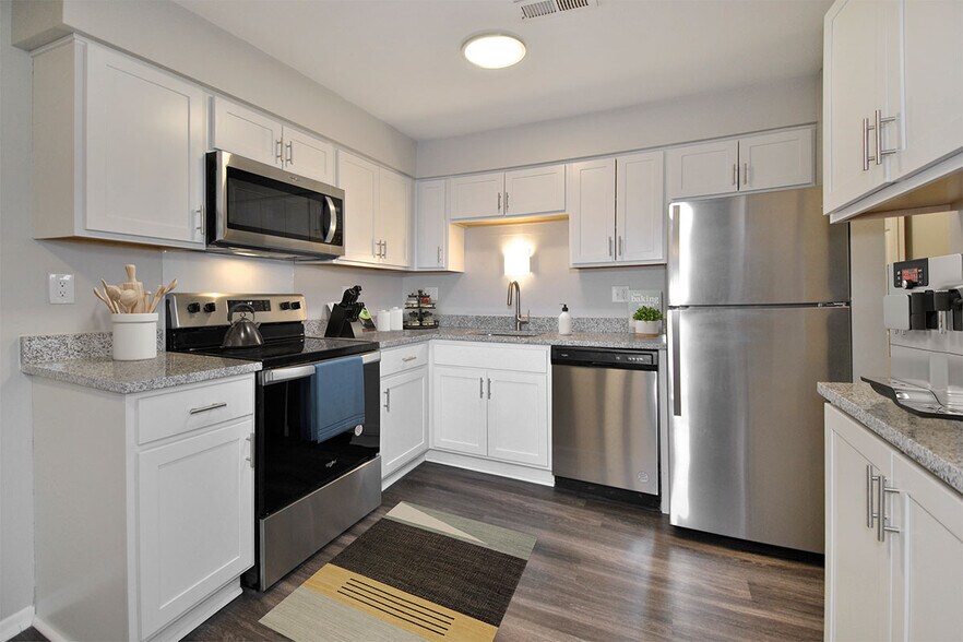 Cass Lake Shore Club Apartments 3530 Denise Ct Waterford MI 48328