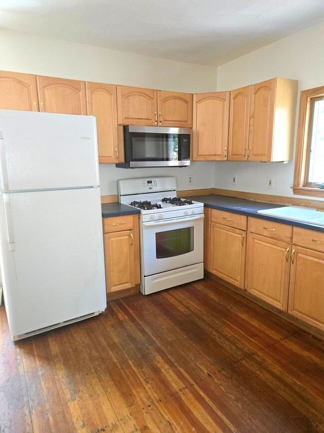 Building Photo - Providence/PC Area Single Family - $2,350